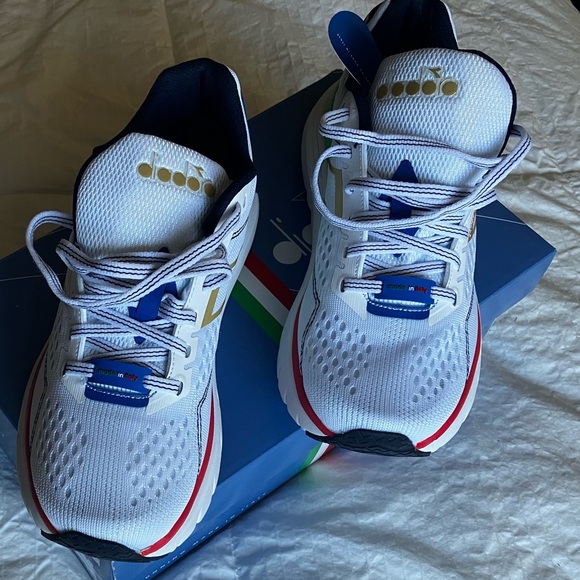 Brand new in box, Women's Diadora Equipe Atomo running shoes, 8.5/EU 40 - Picture 10 of 10